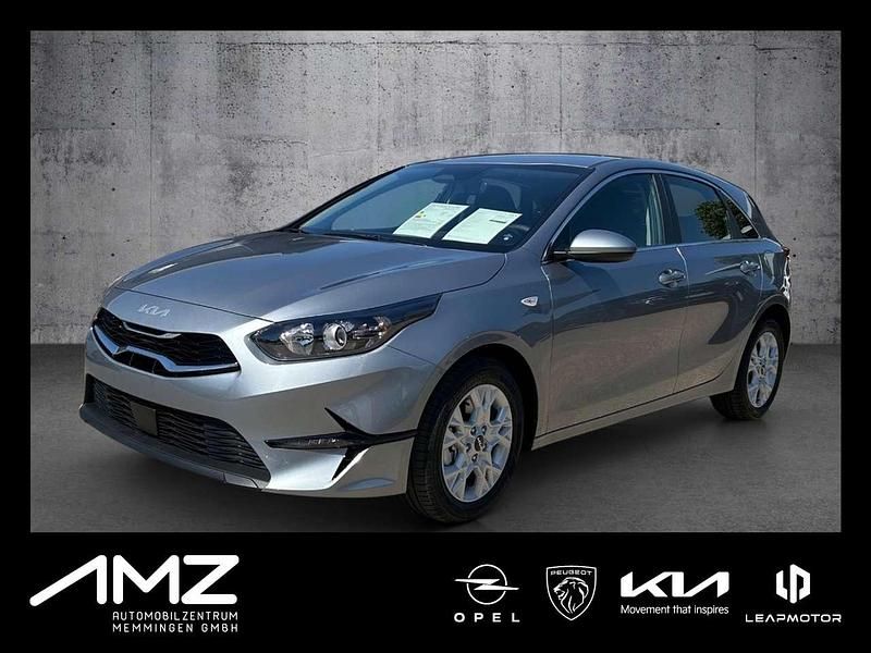 Neu Kia Ceed Vision 140 PS (102 kW) 2025 Lunar silver Kleinwagen