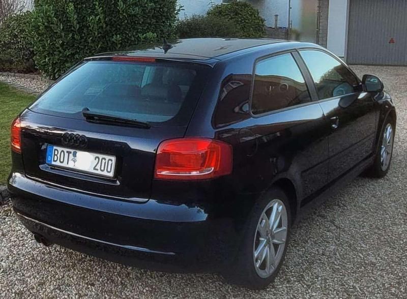 Gebraucht Audi A3 Ambition 125 PS (91 kW) 2009 Blau Limousine