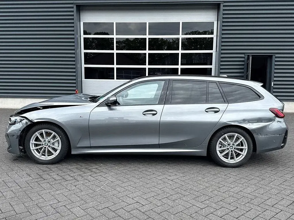 Gebraucht BMW 330 M Sport 286 PS (210 kW) 2025 Grau Kombi