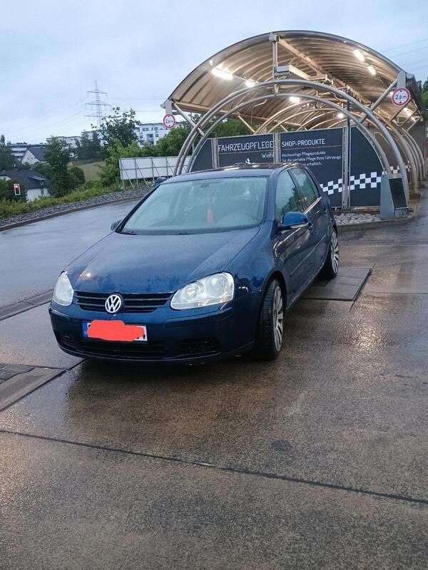 Blau Gebraucht 2005 VW Golf V Kleinwagen | 3.399 € (Fairer Preis) - Bild 1/4