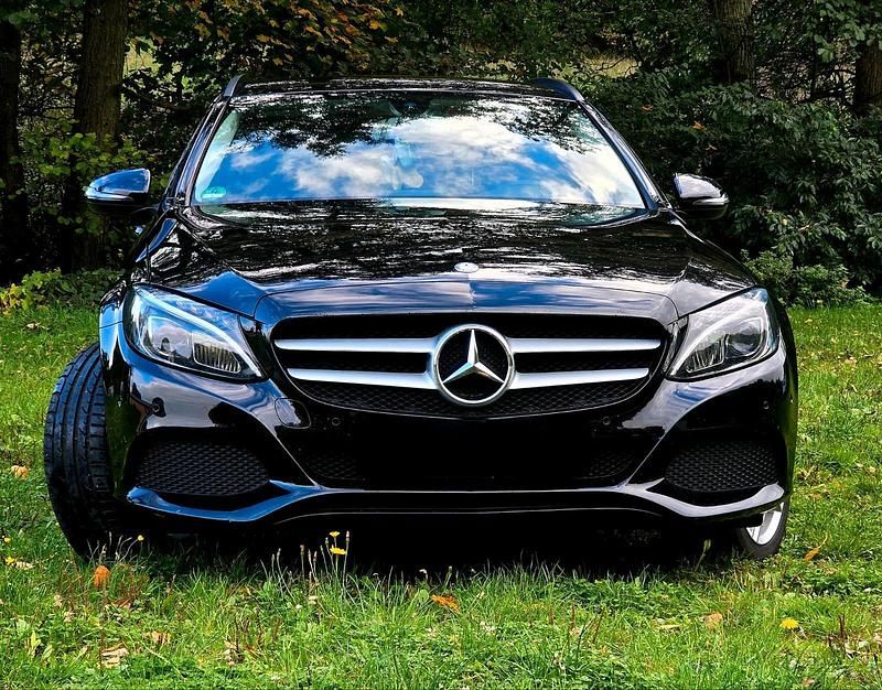 Schwarz Gebraucht 2015 Mercedes C220 Kombi | 14.991 € (Etwas zu teuer) - Bild 1/4