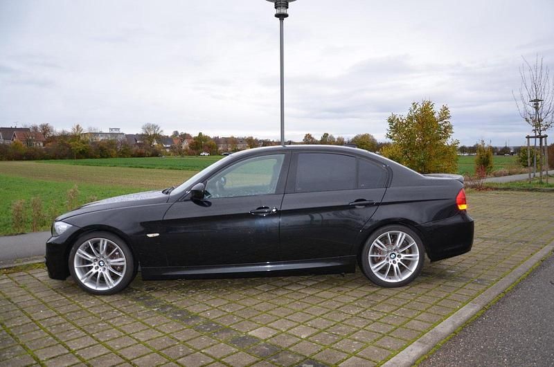 Schwarz Gebraucht 2009 BMW 325 M Sport Limousine | 11.949 € (Etwas zu teuer) - Bild 1/4