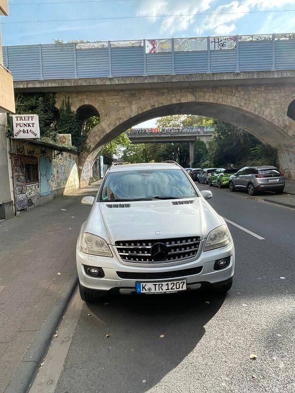 Silber Gebraucht 2008 Mercedes ML320 SUV | 4.500 € (Superpreis) - Bild 1/4