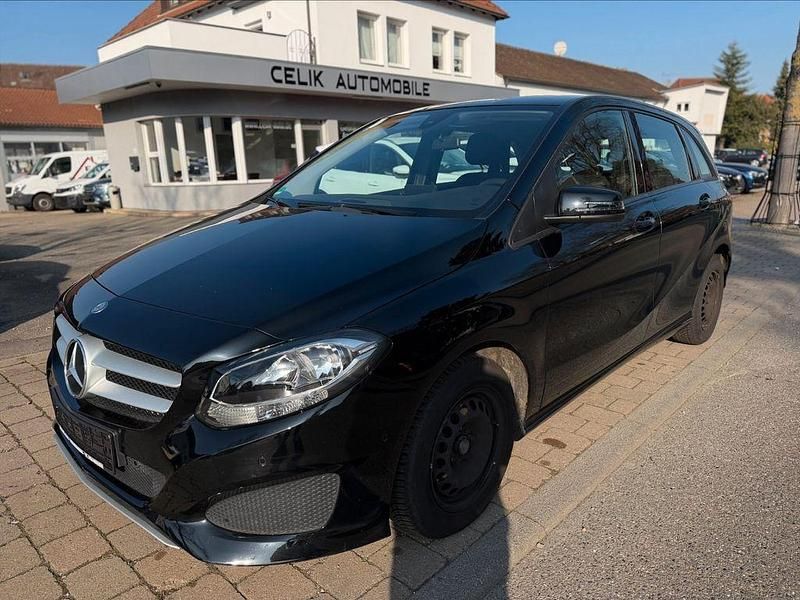 Gebraucht Mercedes B180 109 PS (80 kW) 2016 Schwarz Van / Kleinbus