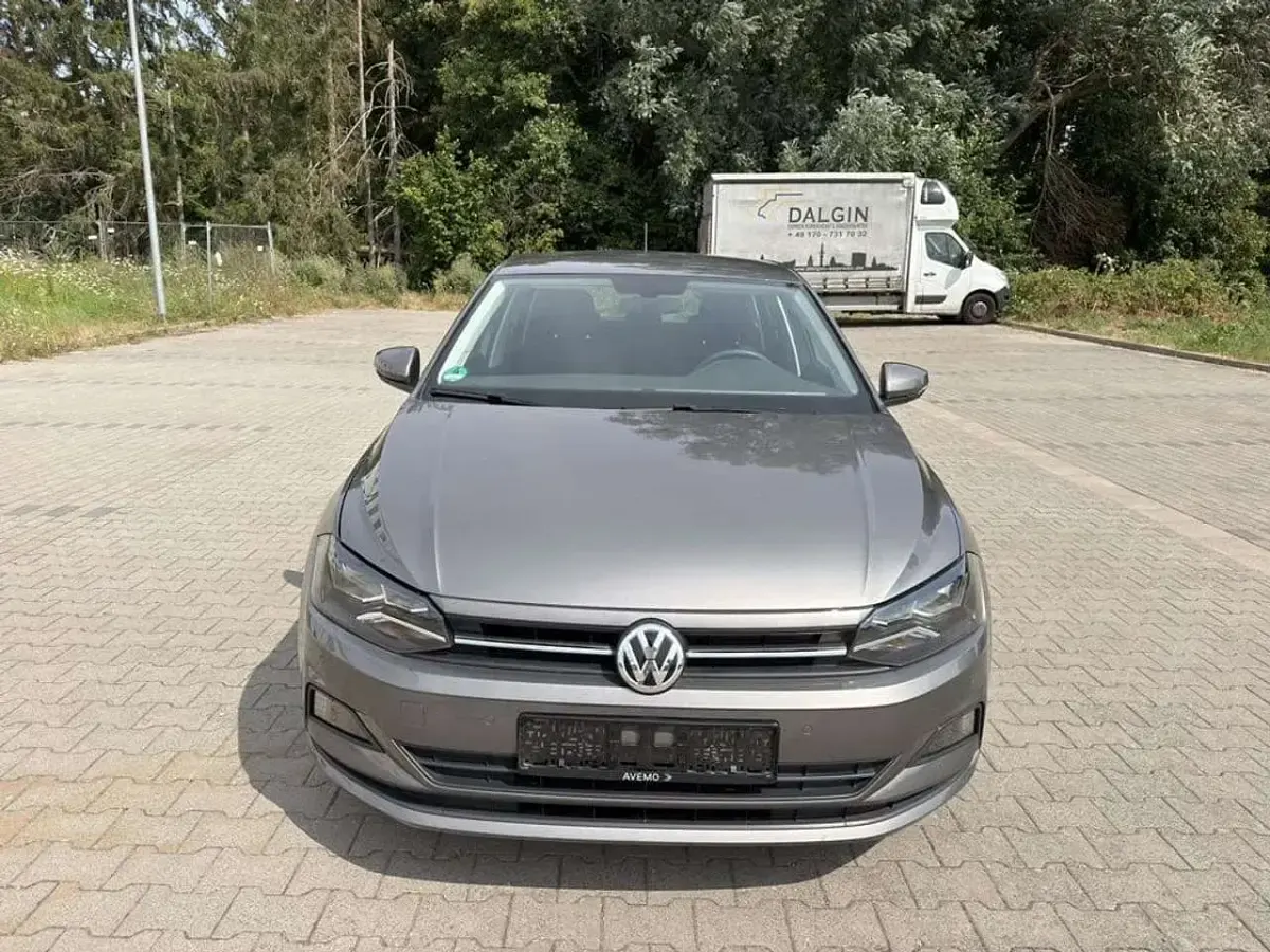 Gebraucht VW Polo 75 PS (55 kW) 2018 Grau Kleinwagen