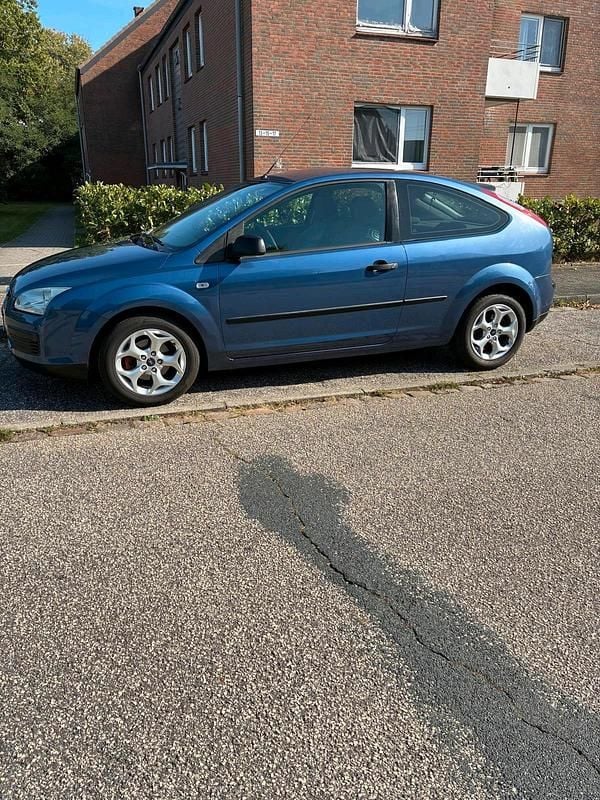 Gebraucht Ford Focus 80 PS (58 kW) 2005 Blau Kleinwagen