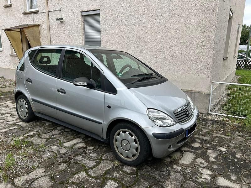 Grau Gebraucht 2003 Mercedes A170 Kleinwagen | 1.800 € (Fairer Preis) - Bild 1/4