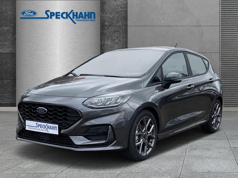 Magneticgrau (metallic) Gebraucht 2023 Ford Fiesta ST-Line Kleinwagen | 18.900 € (Fairer Preis) - Bild 1/4
