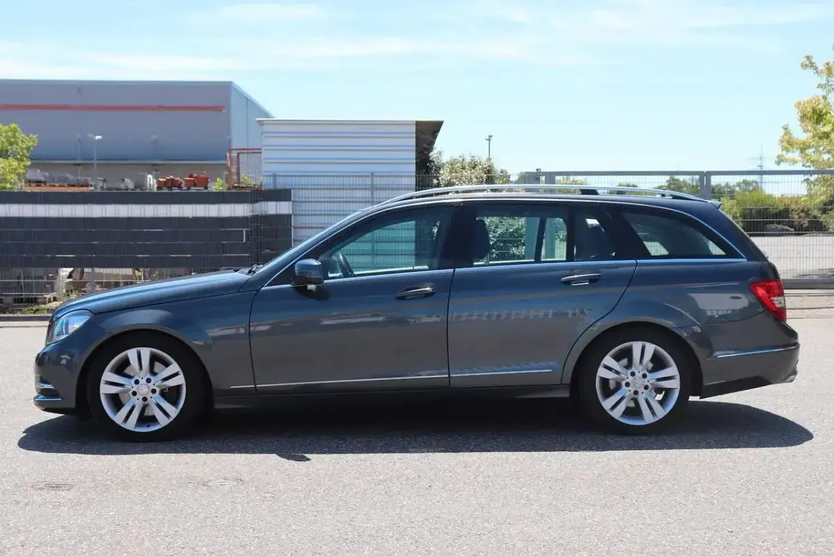 Gebraucht Mercedes C300 231 PS (169 kW) 2013 Grau Kombi