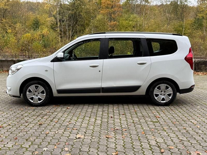 Gebraucht Dacia Lodgy Lauréate 116 PS (85 kW) 2018 Weiß Van / Kleinbus