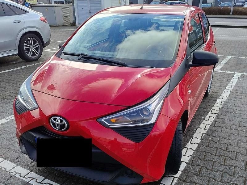 Gebraucht Toyota Aygo Business Edition 72 PS (52 kW) 2018 Rot Kleinwagen