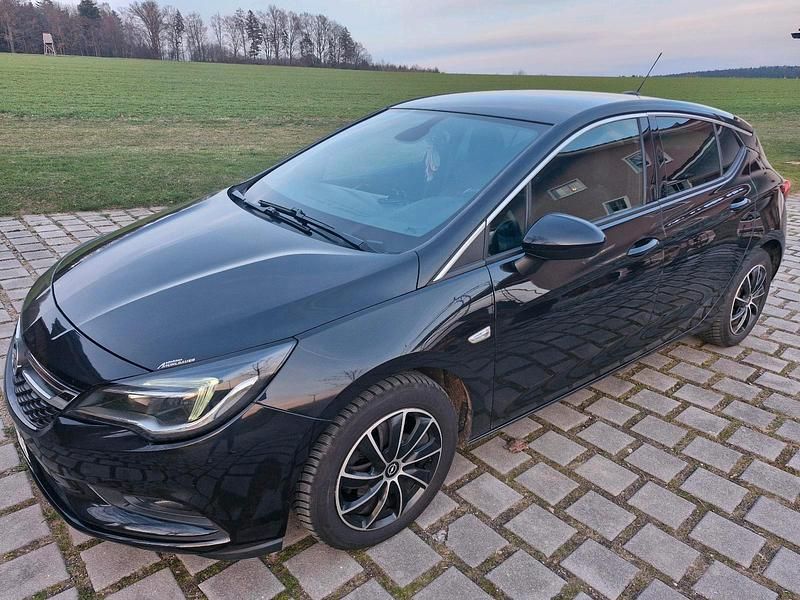 Gebraucht Opel Astra Dynamic 110 PS (80 kW) 2016 Schwarz Limousine