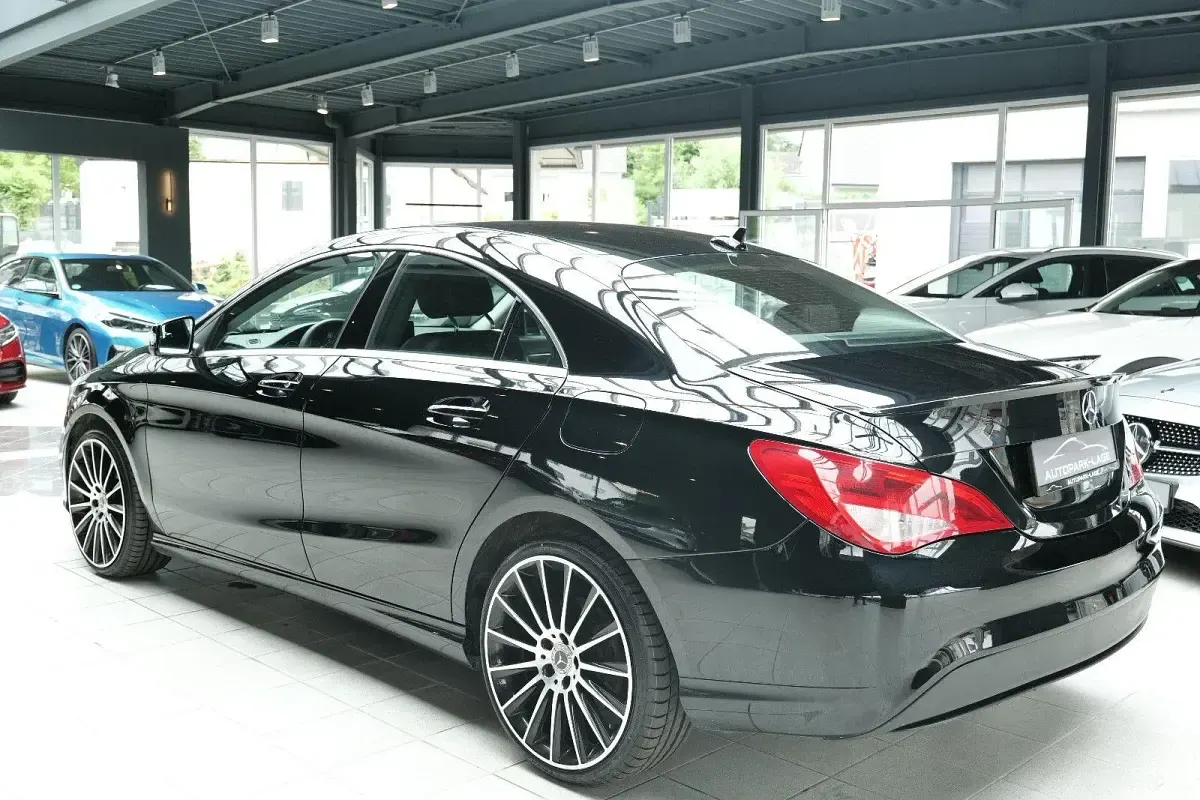 Gebraucht Mercedes CLA220 184 PS (135 kW) 2019 Schwarz Coupé