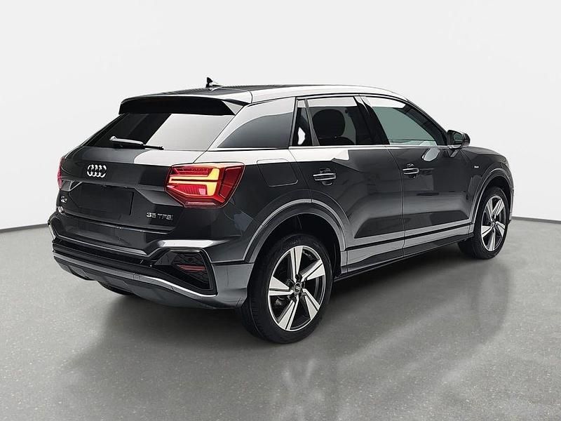 Neu Audi Q2 S-Line 150 PS (110 kW) 2025 Grau SUV