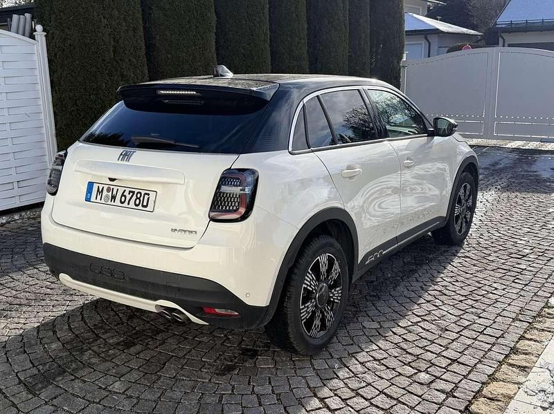 Gebraucht Fiat 600 La Prima 145 PS (106 kW) 2025 Weiß Limousine