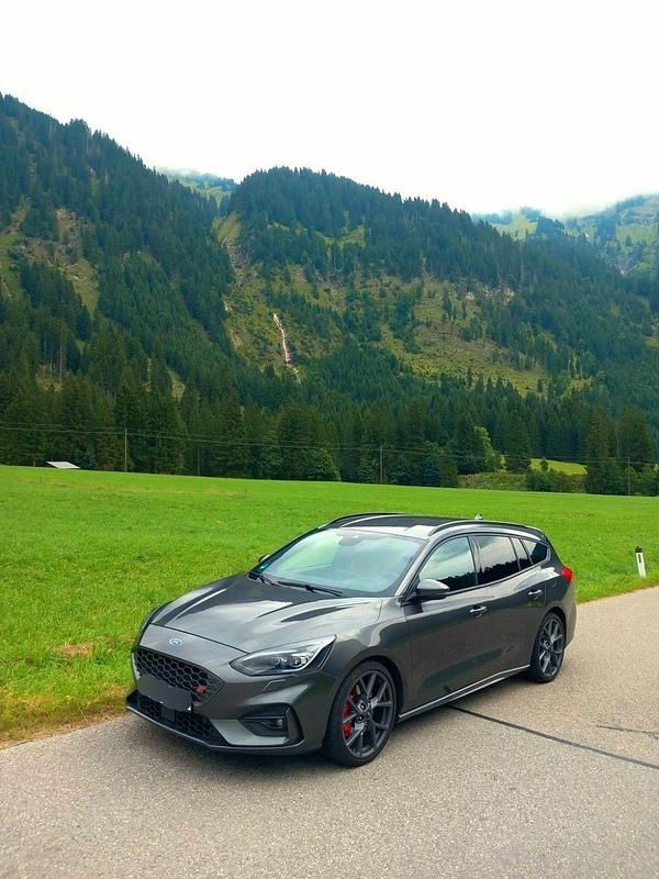 Gebraucht Ford Focus ST 280 PS (205 kW) 2020 Grau Kombi