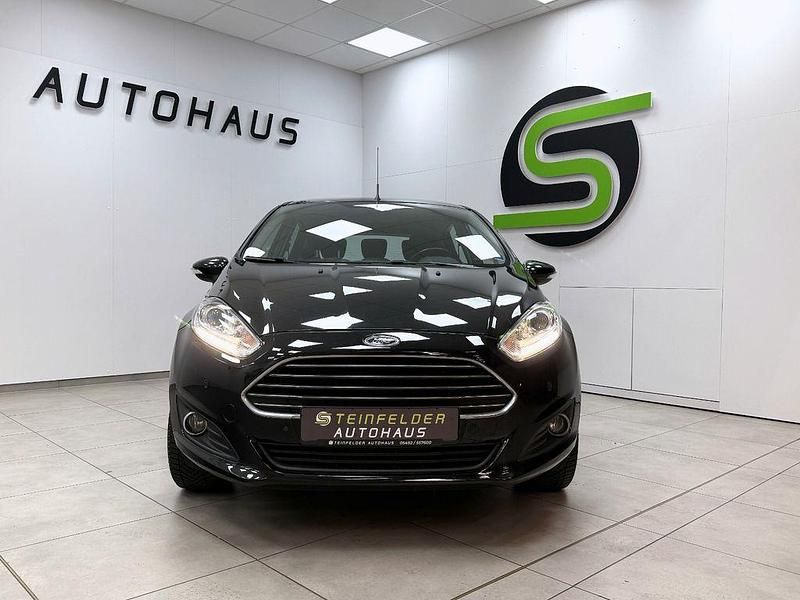Gebraucht Ford Fiesta Celebration 80 PS (58 kW) 2016 Schwarz Limousine