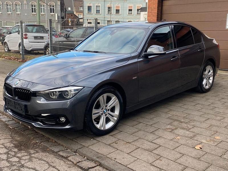 Gebraucht BMW 320 Sport Line 190 PS (139 kW) 2018 Grau Limousine