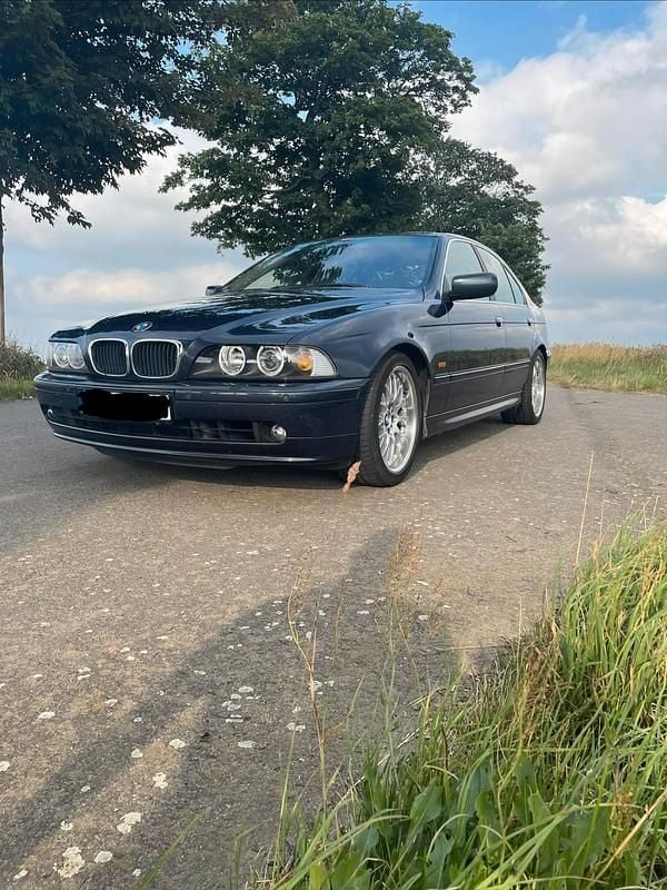 Second-hand BMW 525 192 CP (141 kW) 2002 Albastru Berlinǎ
