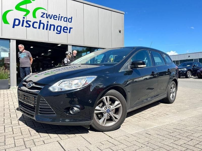 Gebraucht Ford Focus Ambiente 125 PS (91 kW) 2014 Schwarz Limousine