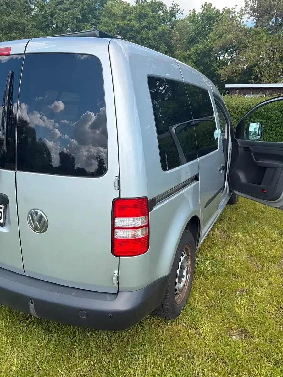Gebraucht VW Caddy 102 PS (75 kW) 2012 Silber Van / Kleinbus