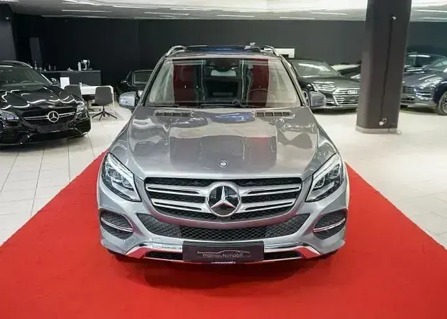 Gebraucht Mercedes GLE400 333 PS (244 kW) 2015 Palladiumsilber  metallic (metallic) SUV