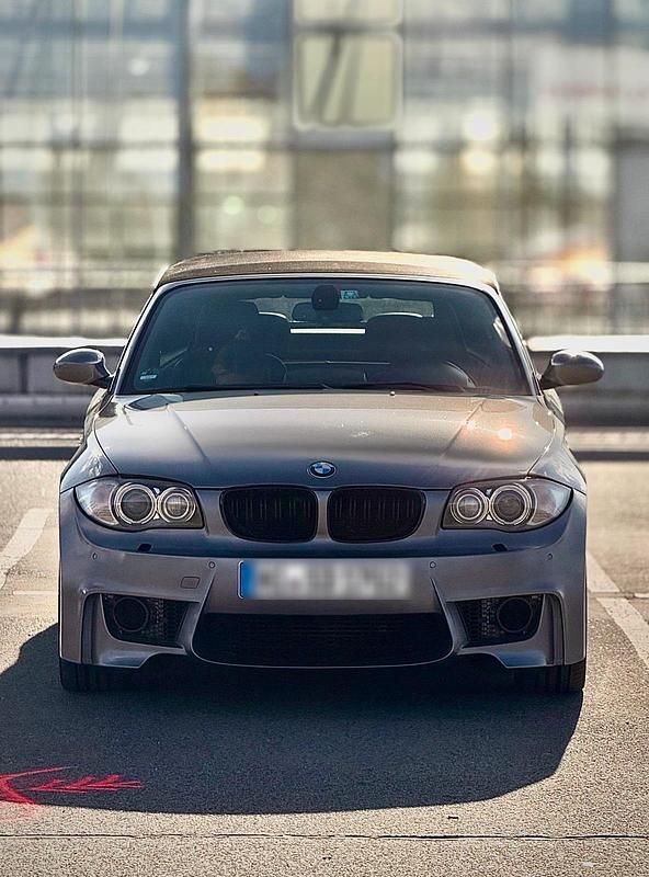 Grau Gebraucht 2009 BMW 123 Cabriolet Cabrio | 8.699 € (Fairer Preis) - Bild 1/4