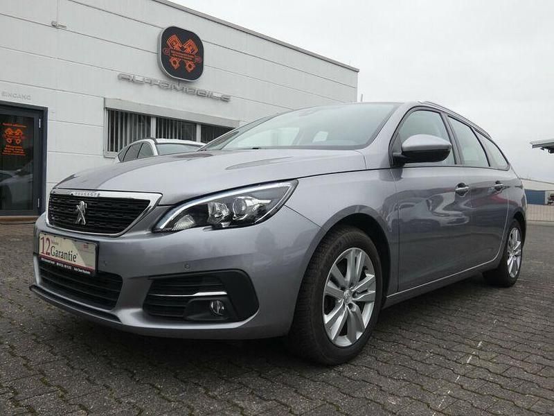 Grau Gebraucht 2021 Peugeot 308 Active Kombi | 15.990 € (Superpreis) - Bild 1/4
