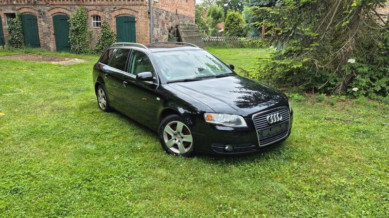 Schwarz Gebraucht 2005 Audi A4 Ambiente Kombi | 2.200 € (Superpreis) - Bild 1/4
