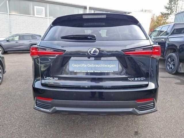 Gebraucht Lexus NX300h 197 PS (144 kW) 2021 Graphitschwarz SUV