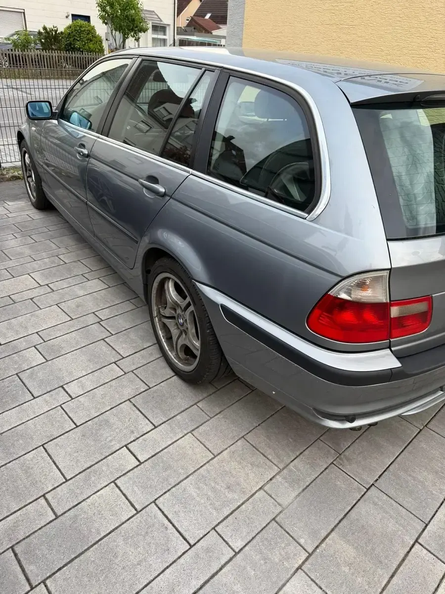 Gebraucht BMW 330 204 PS (150 kW) 2005 Grau Kombi