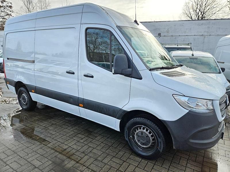 Gebraucht Mercedes Sprinter 163 PS (119 kW) 2021 Arktikweiss Van