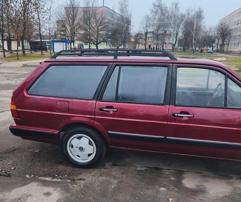 Second-hand VW Passat 75 CP (55 kW) 1987 Roșu Break