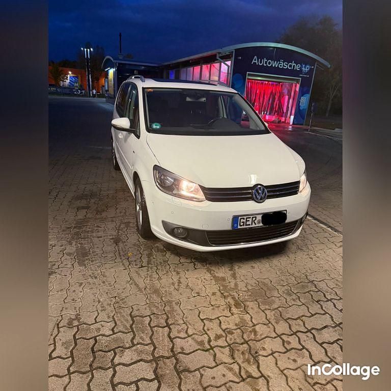 Weiß Gebraucht 2014 VW Touran Cup Van / Kleinbus | 5.600 € (Fairer Preis) - Bild 1/4