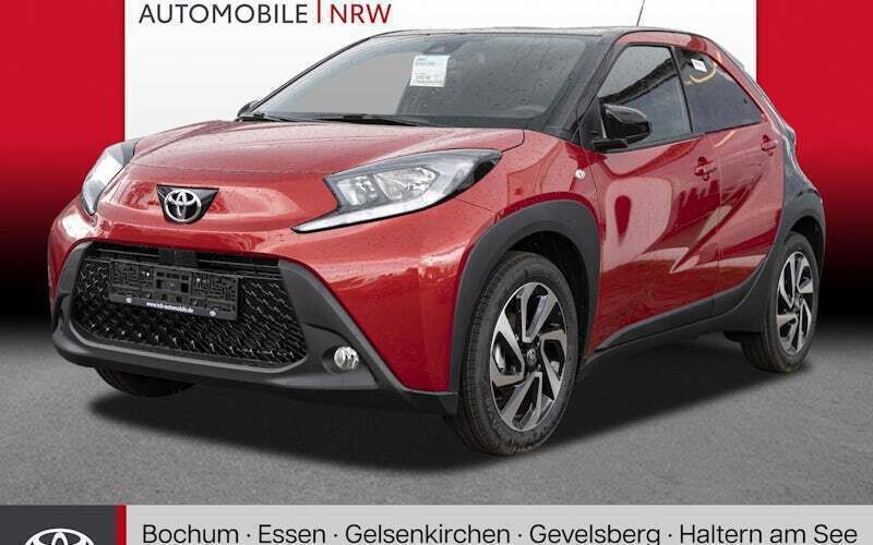 Rot Neu 2024 Toyota Aygo Team Kleinwagen | 17.989 € - Bild 1/4
