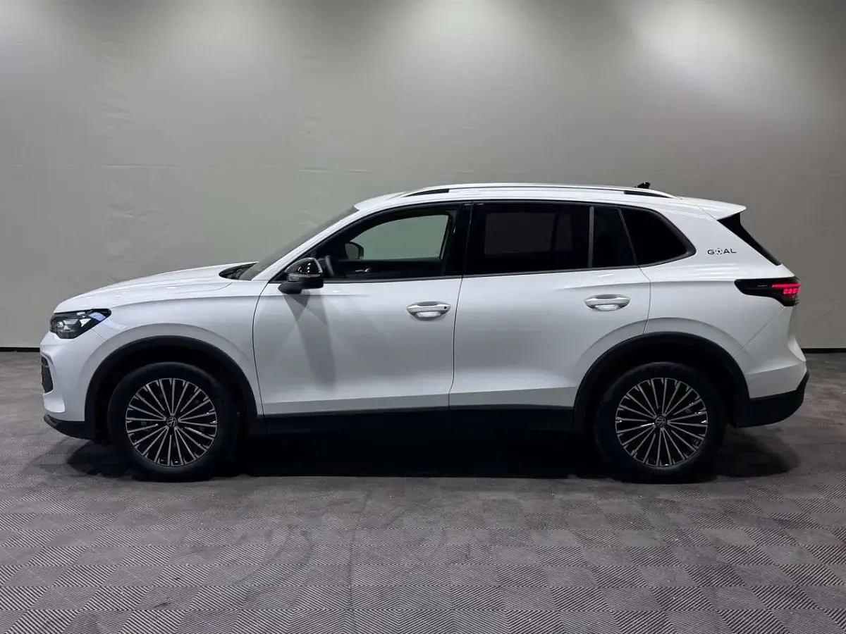Gebraucht VW Tiguan Goal 150 PS (110 kW) 2025 Pure white SUV