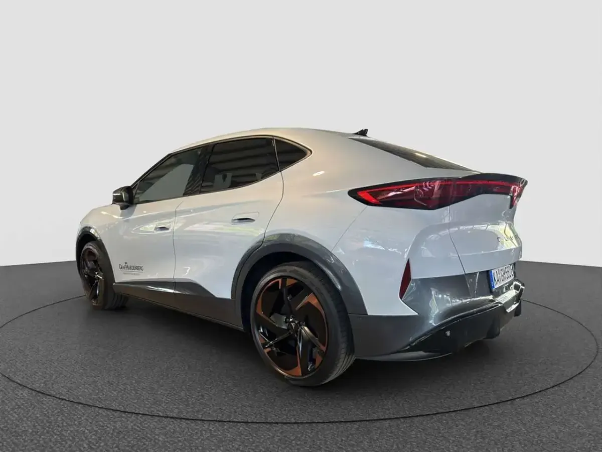 Gebraucht Cupra Tavascan VZ 80 kW (109 PS) 2026 "white" silber SUV