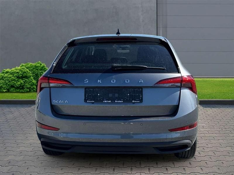 Gebraucht Skoda Scala Tour 110 PS (80 kW) 2022 Grau Kleinwagen