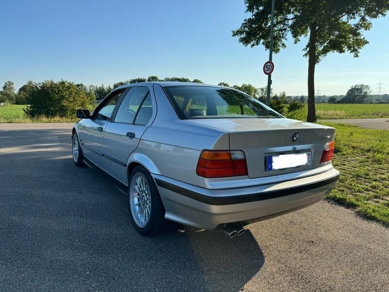 Gebraucht BMW 325 192 PS (141 kW) 1991 Silber Limousine
