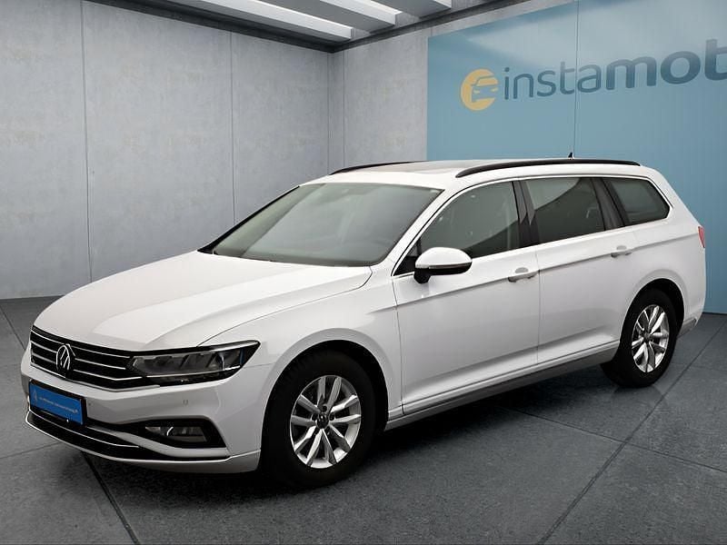 Weiß Gebraucht 2023 VW Passat Kombi | 27.199 € (Fairer Preis) - Bild 1/4