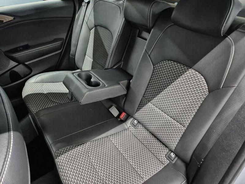 Gebraucht Kia Ceed 120 PS (88 kW) 2023 Silber Kleinwagen