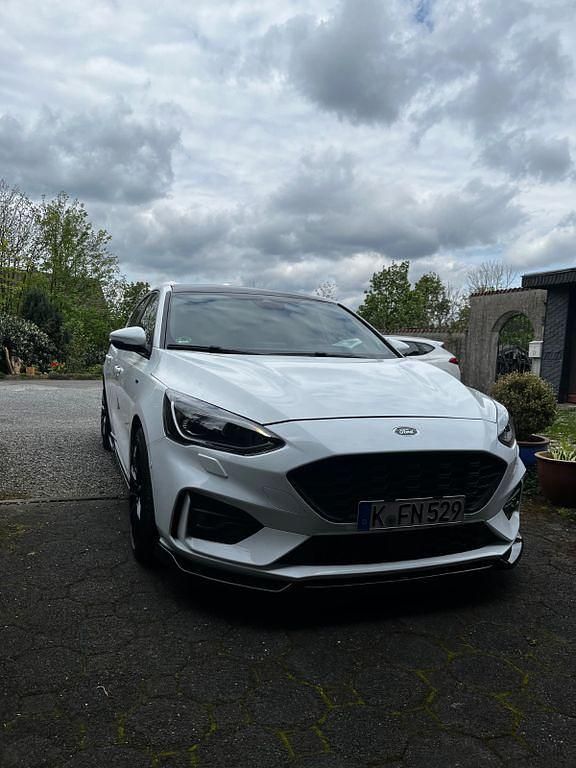 Gebraucht Ford Focus ST-Line 125 PS (91 kW) 2018 Weiß Limousine