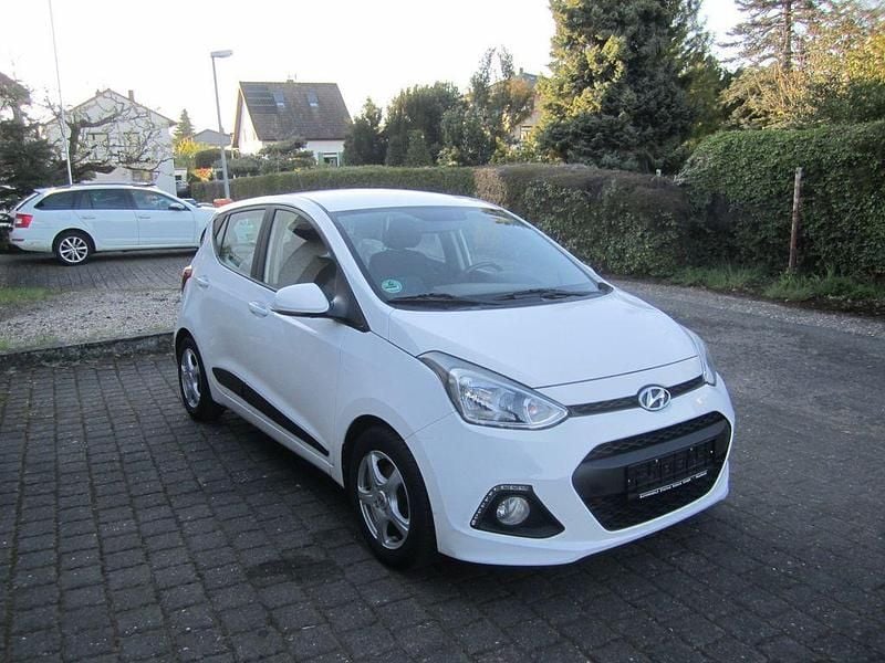 Gebraucht Hyundai i10 YES! 87 PS (63 kW) 2016 Weiß Kleinwagen