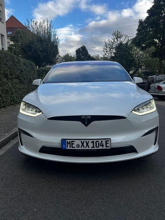 Weiß Gebraucht 2024 Tesla Model X SUV | 69.020 € (Superpreis) - Bild 1/4