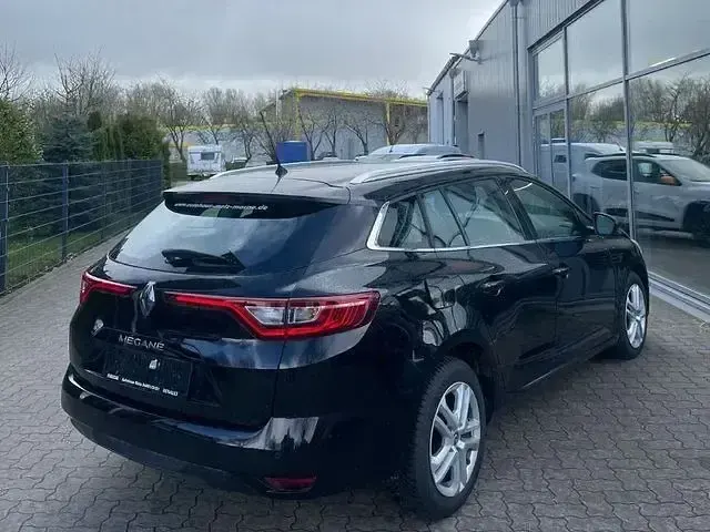 Gebraucht Renault Mégane IV Business 132 PS (97 kW) 2017 Schwarz Limousine