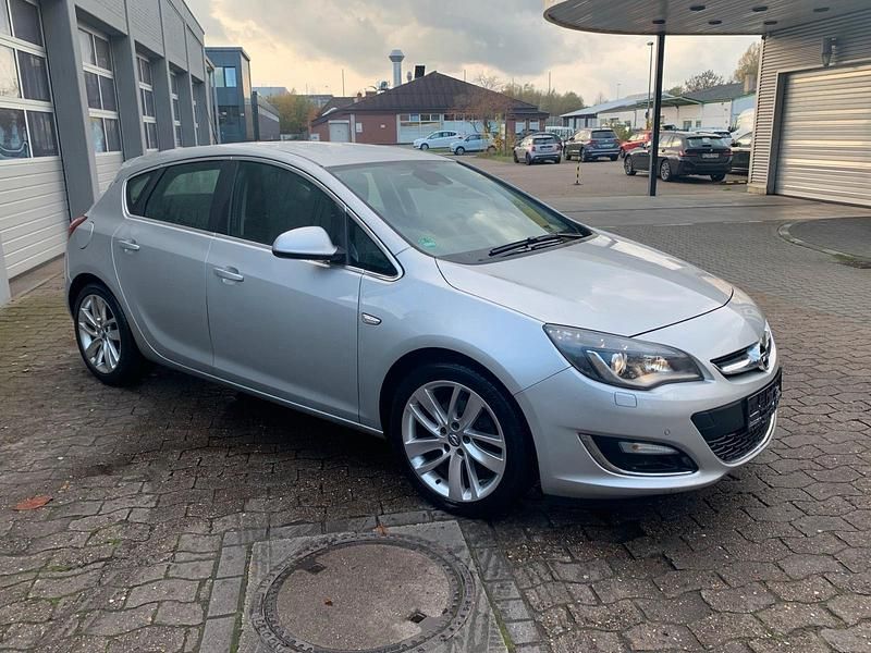 Silber Gebraucht 2013 Opel Astra Limousine | 4.600 € (Fairer Preis) - Bild 1/4