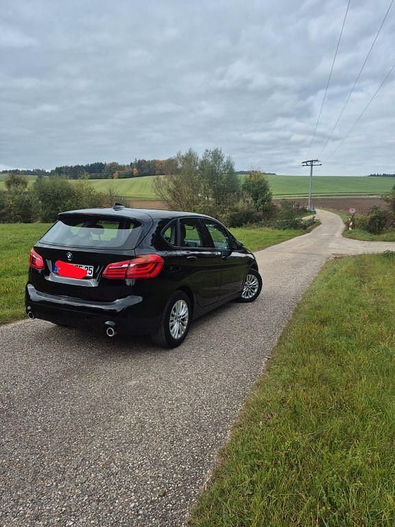 Gebraucht BMW 218 Active Tourer 150 PS (110 kW) 2020 Schwarz Van / Kleinbus