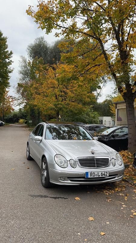 Silber Gebraucht 2002 Mercedes E270 Limousine | 5.000 € (Teuer) - Bild 1/4