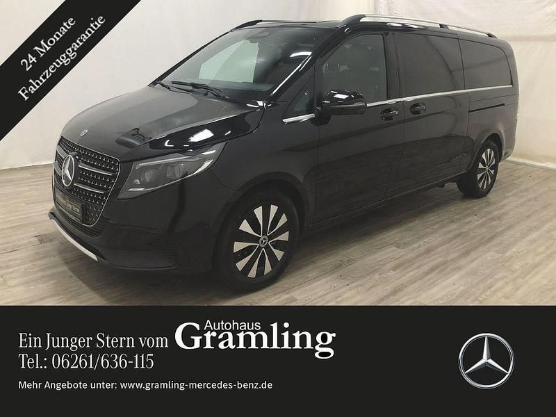 Schwarz Gebraucht 2024 Mercedes V300 Avantgarde Van / Kleinbus | 72.148 € (Teuer) - Bild 1/4