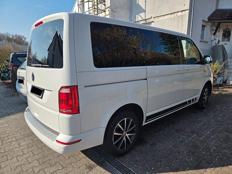 Gebraucht VW Multivan 204 PS (150 kW) 2015 Weiß Van / Kleinbus